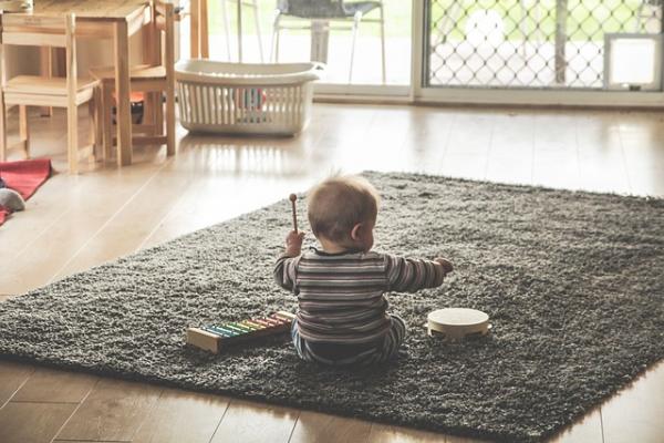 enfant qui joue